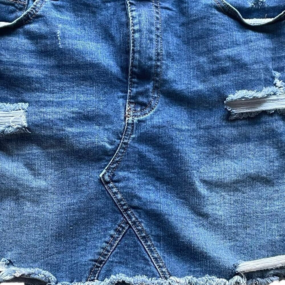 Wax Jean Distressed Mini Denim Skirt Womens Size L Blue Frayed Raw Hem Stretchy - Picture 4 of 8